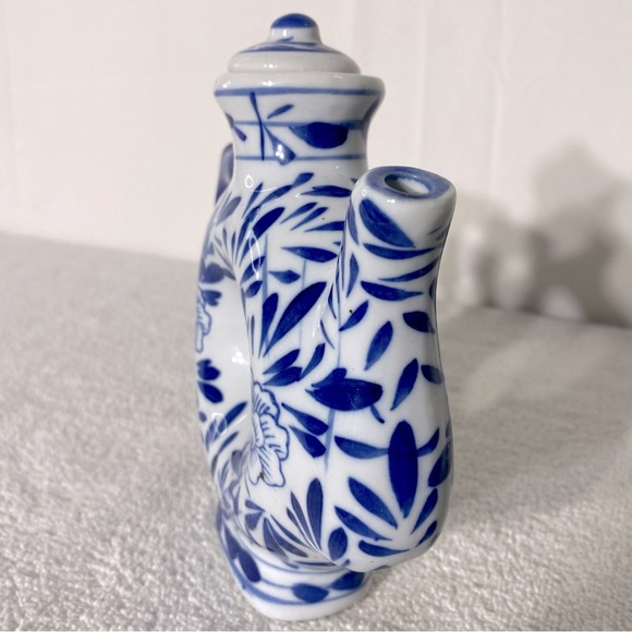 Vintage Blue White Ceramic Floral Donut Shaped Teapot - Picture 9 of 13